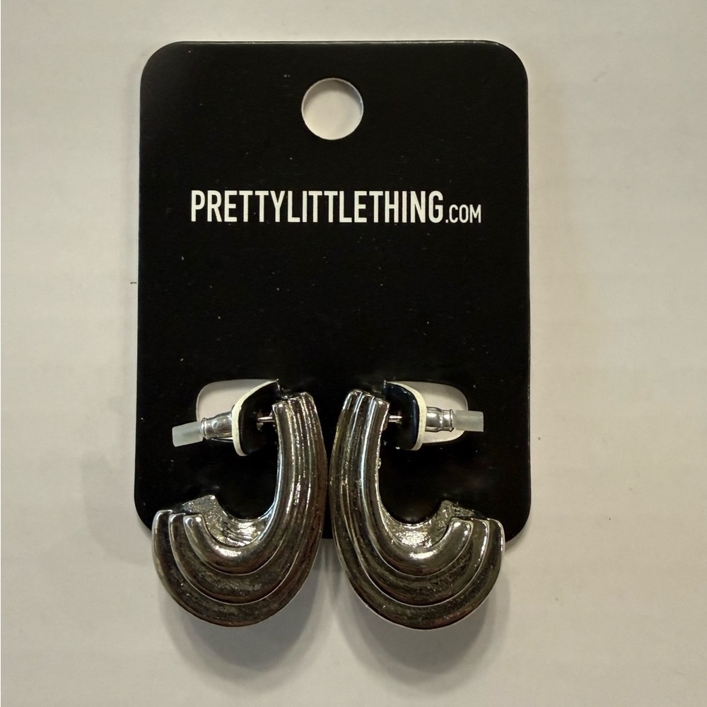 Ⓜ️PrettyLittleThing Silver Chunky Ribbed Statement Hoop Earrings NWT